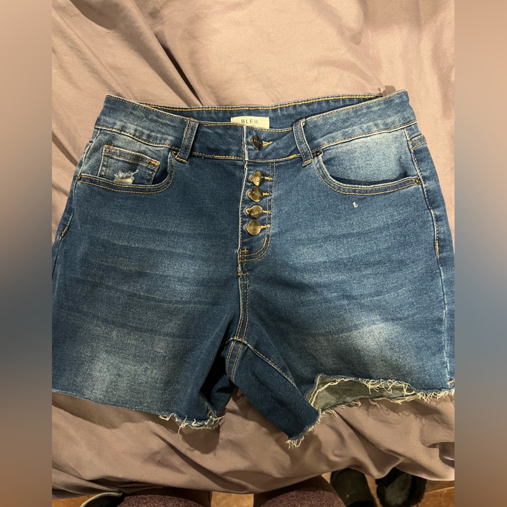Bleu shorts size 6
